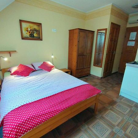 Burg Apartman Gyula Dış mekan fotoğraf
