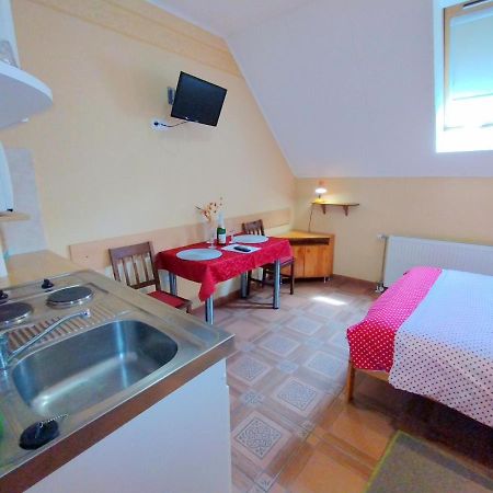 Burg Apartman Gyula Dış mekan fotoğraf