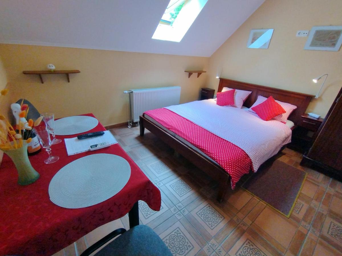 Burg Apartman Gyula Dış mekan fotoğraf