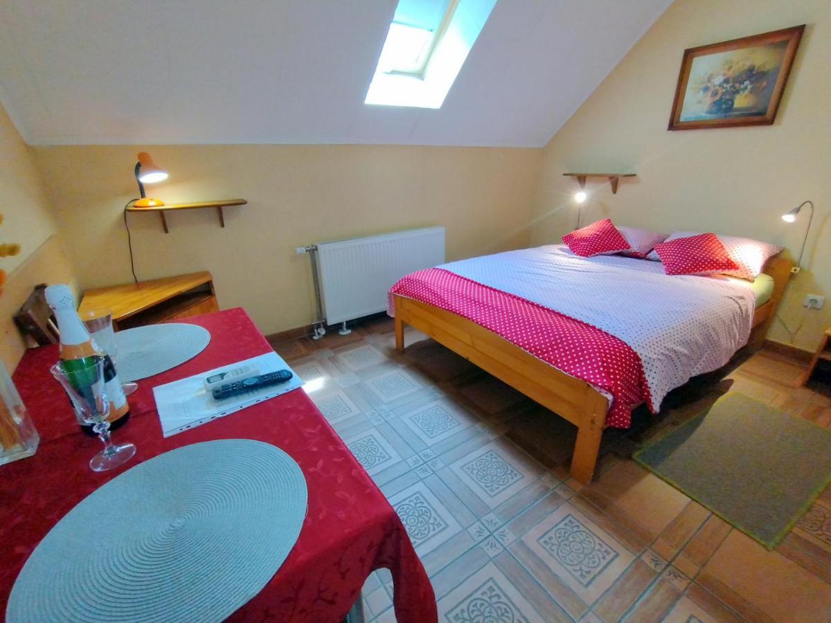 Burg Apartman Gyula Dış mekan fotoğraf