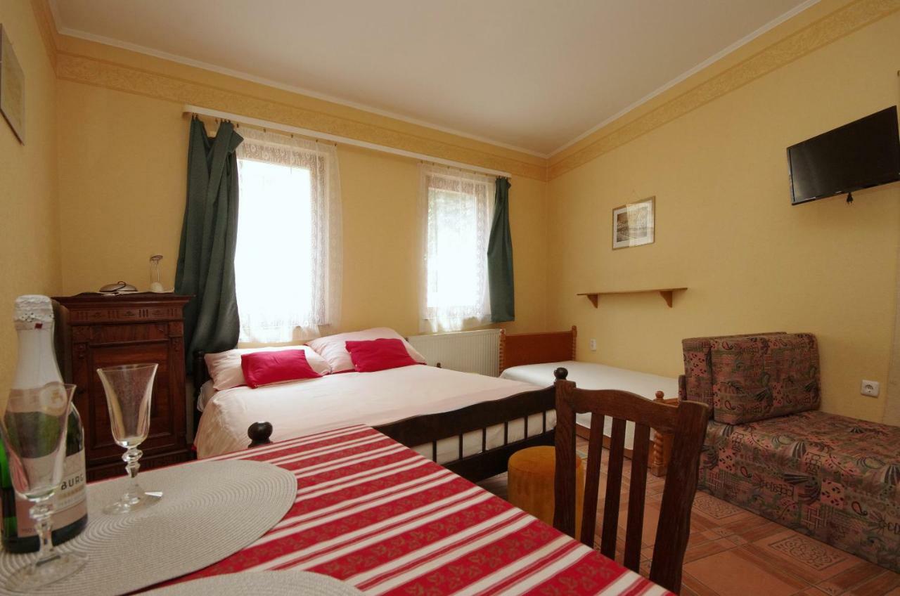 Burg Apartman Gyula Dış mekan fotoğraf
