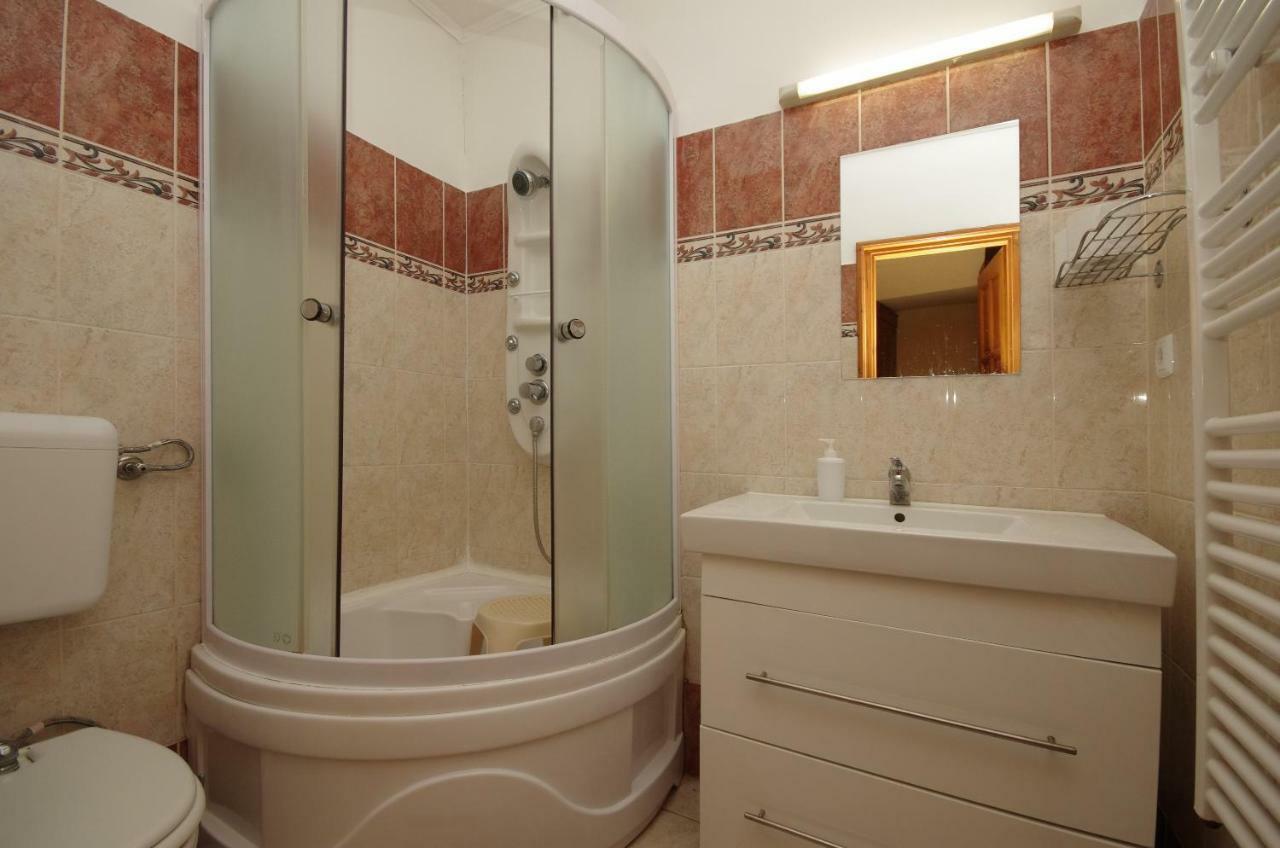 Burg Apartman Gyula Dış mekan fotoğraf